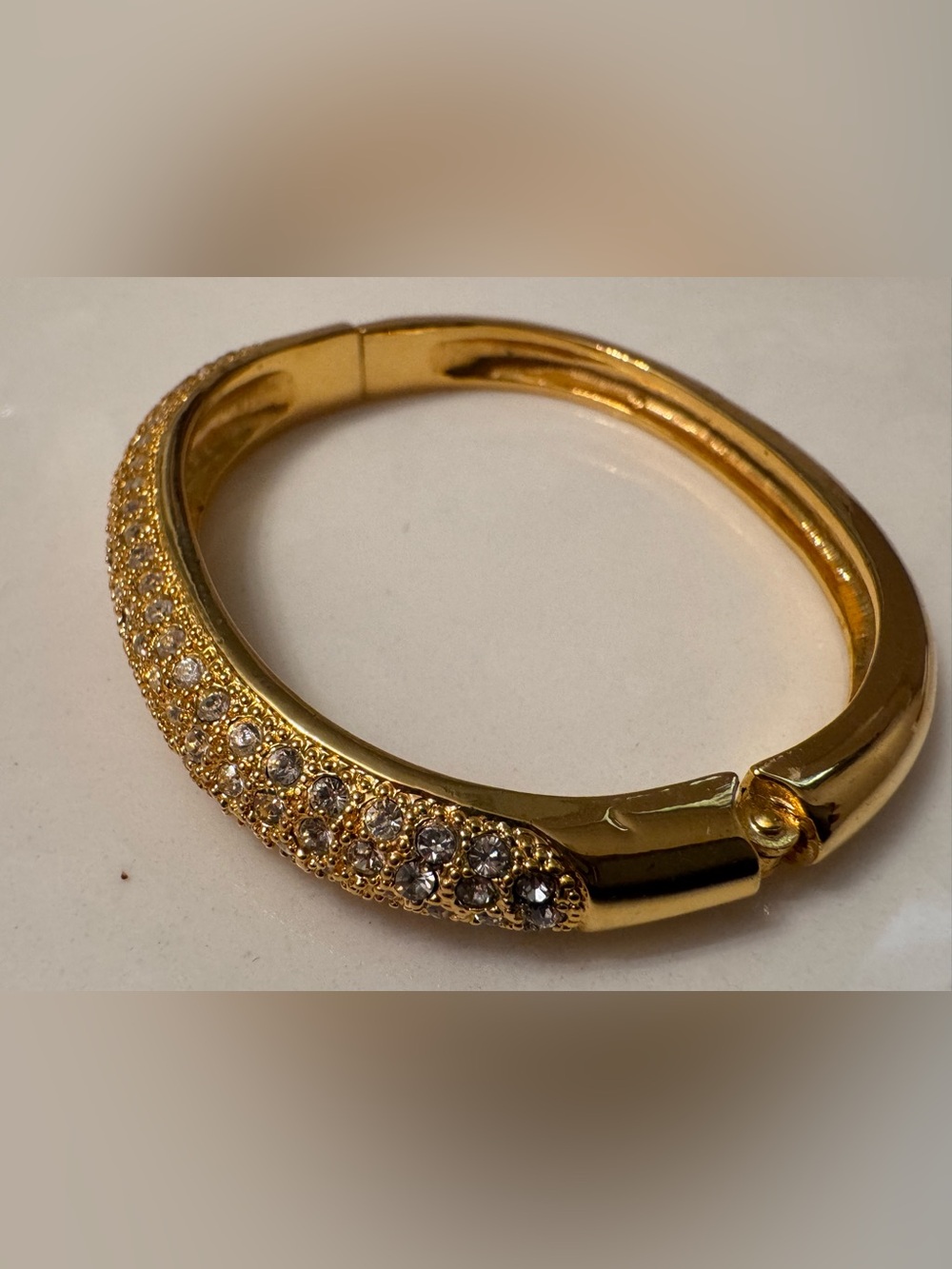 Vintage Gold Tone Pavé Rhinestone Hinged Bangle Bracelet Clear Crystal Statement - Picture 3 of 4